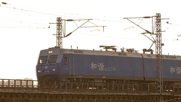 735057