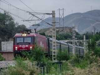648701