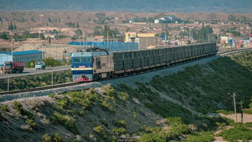 4586869