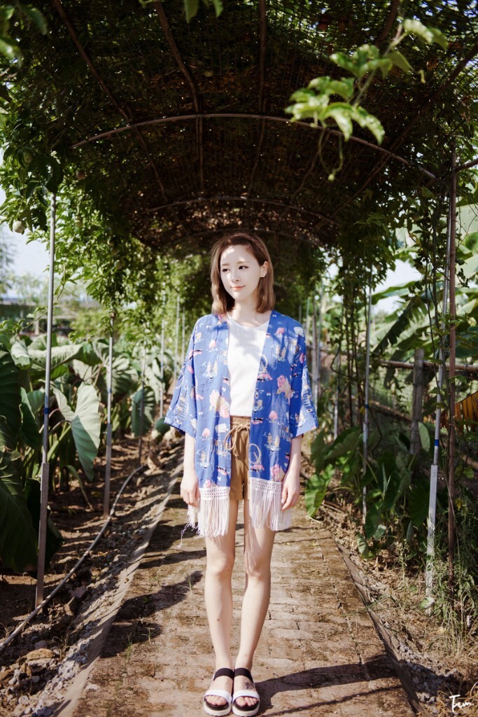 盛夏x蓝天。<br />
有时候我也想快乐来的容易;<br />
并不是所有的人都会理解你的初衷;<br />
就连当初最了解你的人。