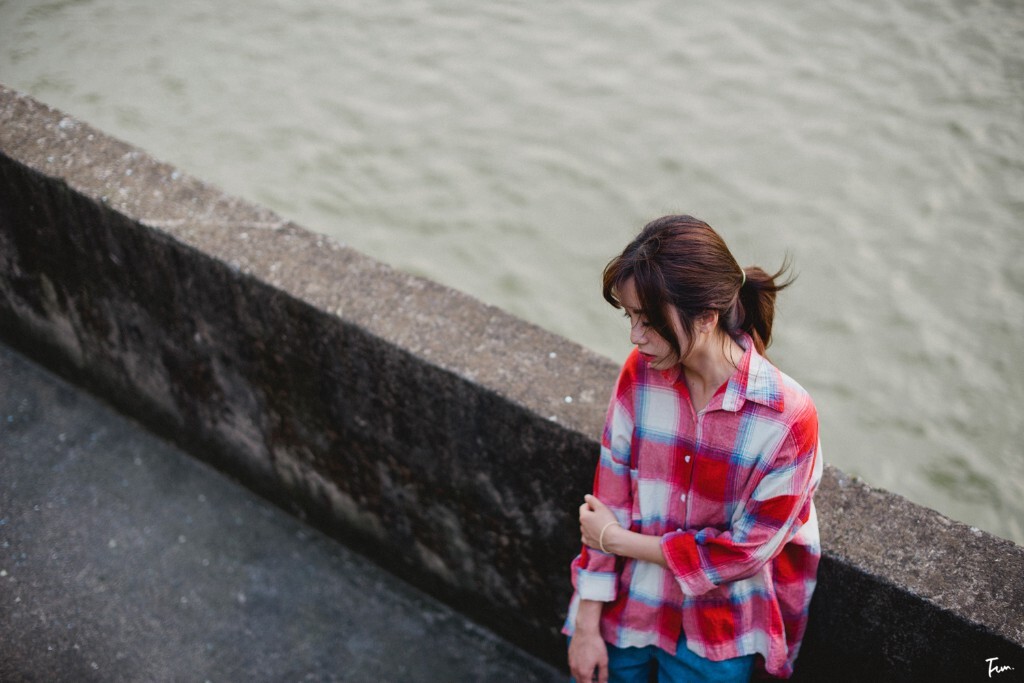 红格子,<br />
顽强。张扬而率直。<br />
摄影&后期:@Fun仔<br />
MD:Aimee