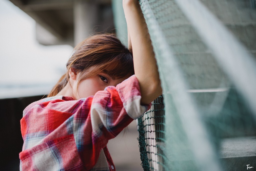 红格子,<br />
顽强。张扬而率直。<br />
摄影&后期:@Fun仔<br />
MD:Aimee
