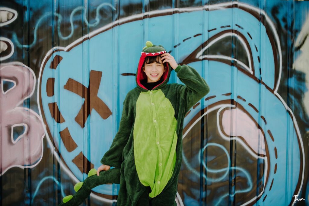 Mooooonster.<br />
时间过得很快,但希望我没有虚度。<br />
模特:Aimee<br />
摄影&后期:Funzi<br />
我的微博:@Fun仔<br />
微信:jxxl_tri<br />
欢迎约拍交流。<br />
<br />
