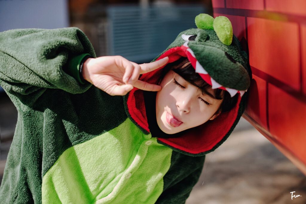 Mooooonster.<br />
时间过得很快,但希望我没有虚度。<br />
模特:Aimee<br />
摄影&后期:Funzi<br />
我的微博:@Fun仔<br />
微信:jxxl_tri<br />
欢迎约拍交流。<br />