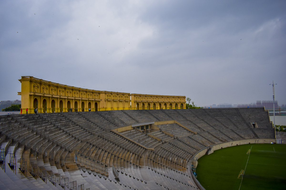 宁夏银川览山剧场,拍摄于2017年6月初,下雨天的览山剧场