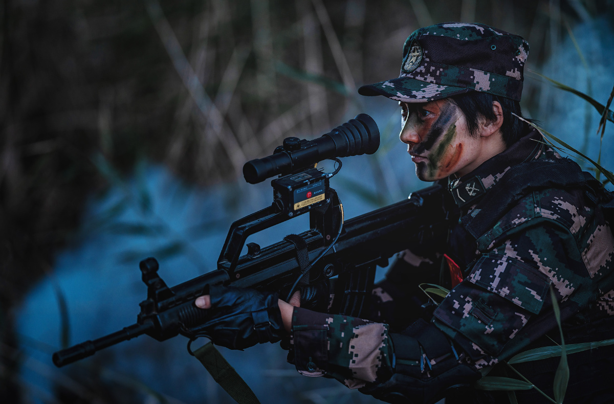 巾帼不让须眉 特种部队女战士 - 感光度写真婚拍旅拍 - 图虫