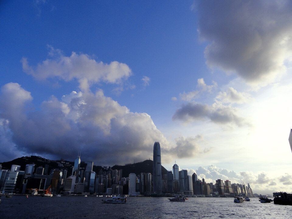 海阔天空<br />
