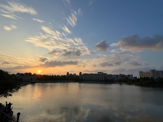 89C23128-95BF-4305-B551-B7A67D5B372E/L0/001