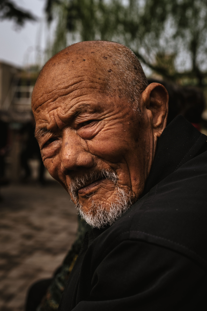 每一个老人都是一部历史