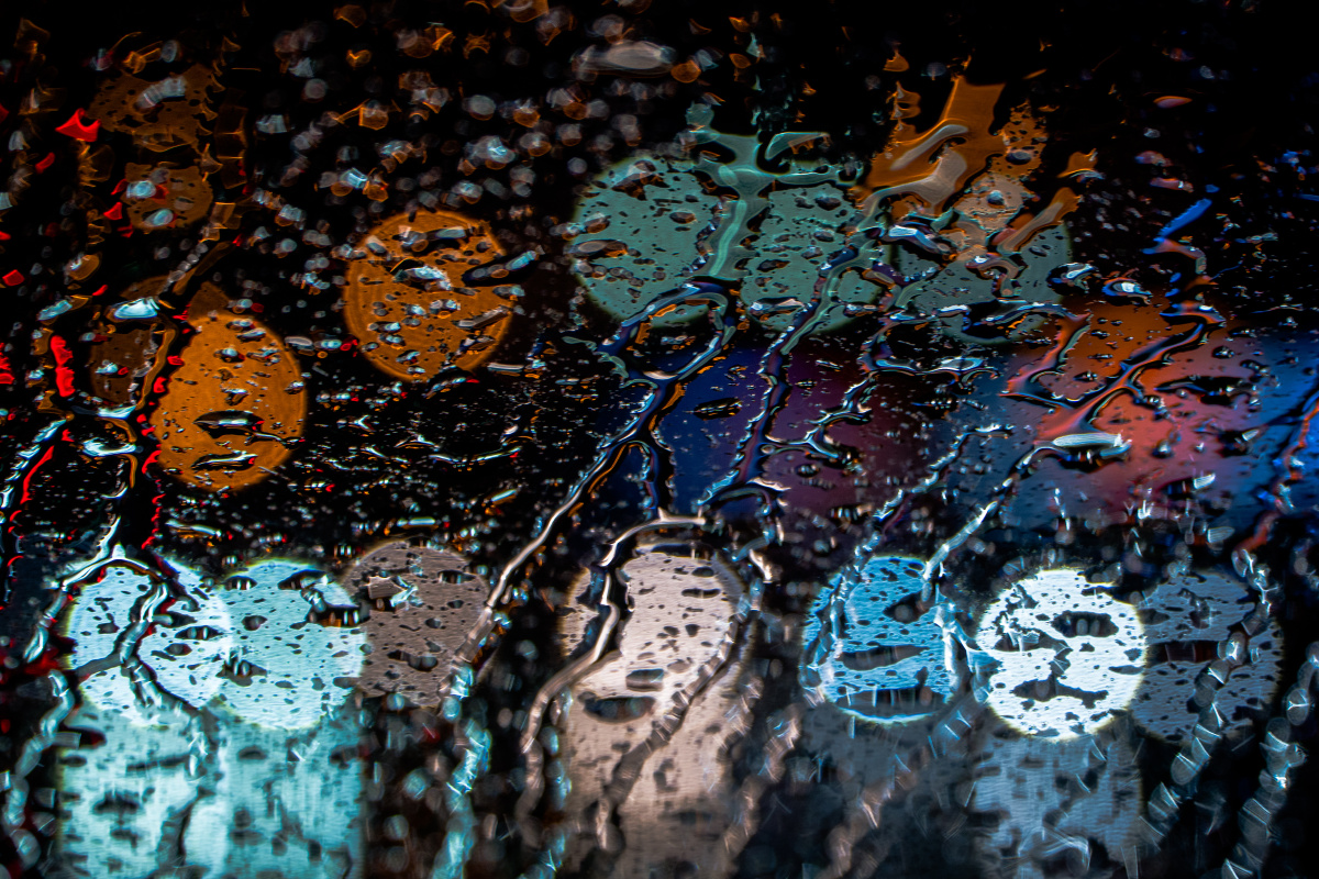 毫无营养的雨天玻璃光斑
