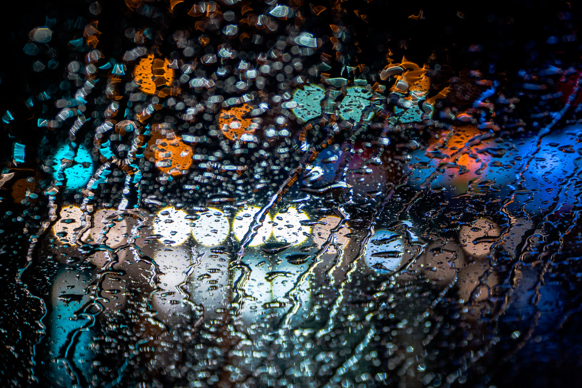 毫无营养的雨天玻璃光斑