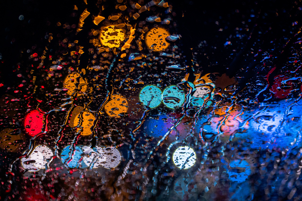 毫无营养的雨天玻璃光斑