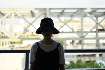 001