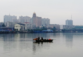 射河载我一片情——薛立汉摄_AI看图