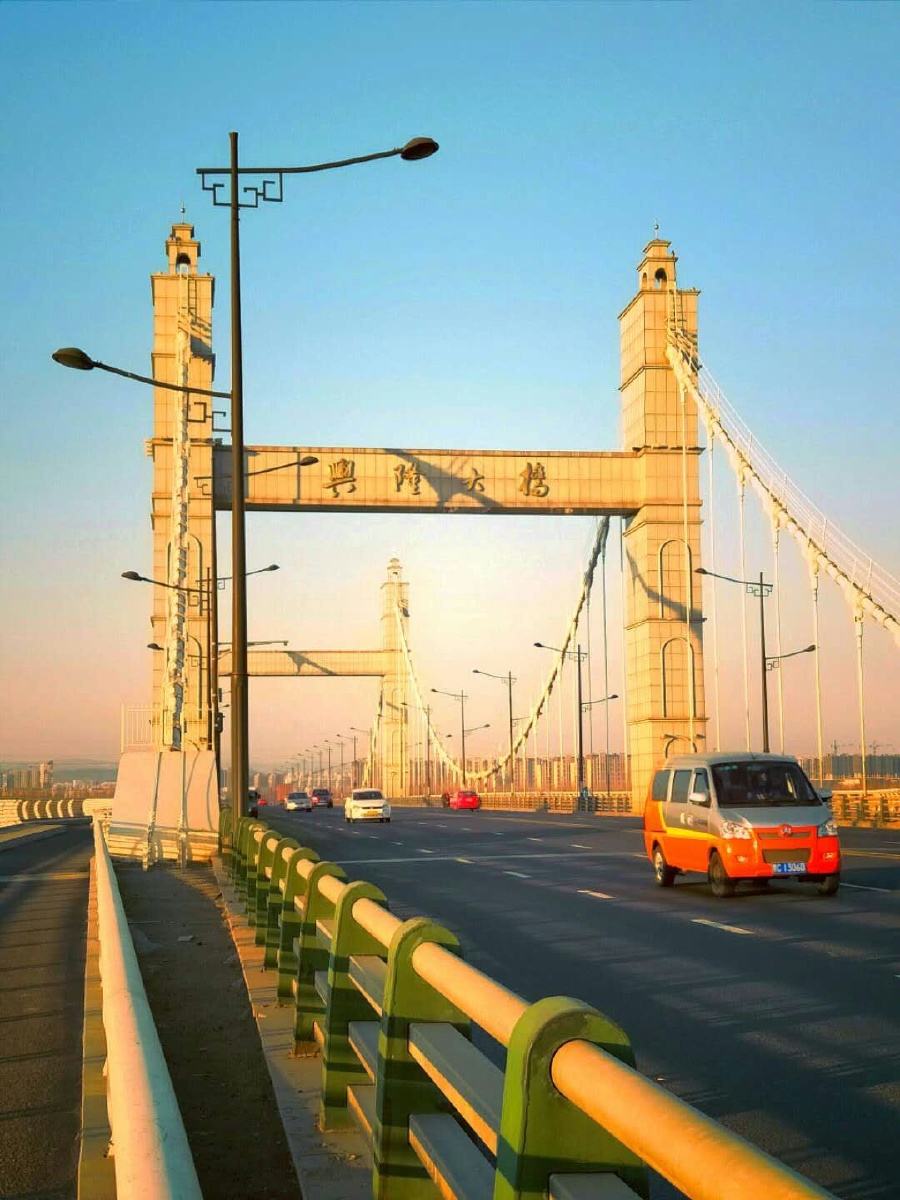 繁忙的兴隆大桥