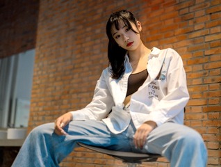 1320933