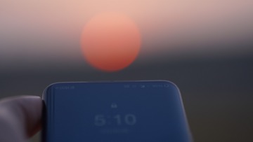 1015608