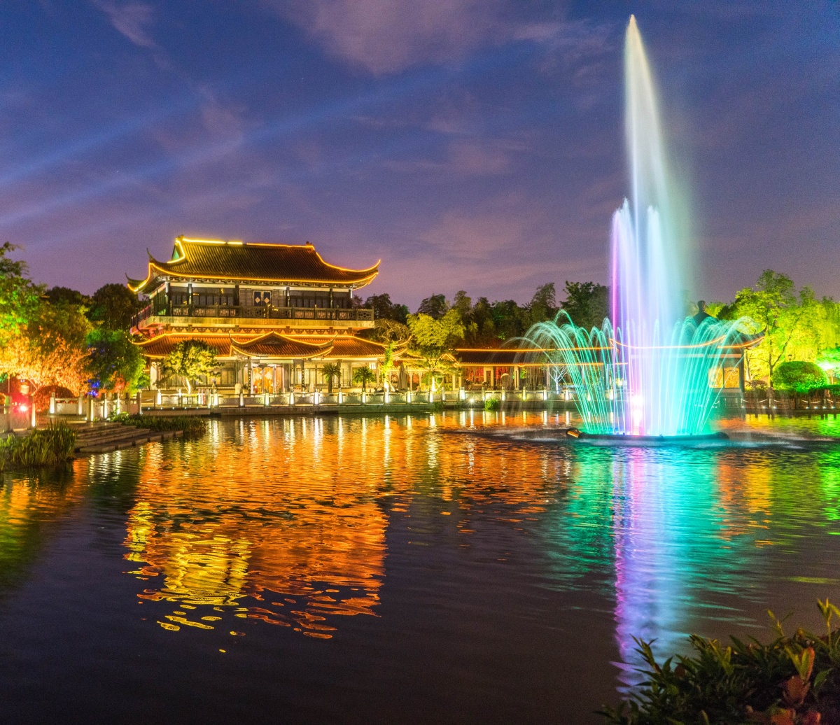 玉祁小镇平湖夜景