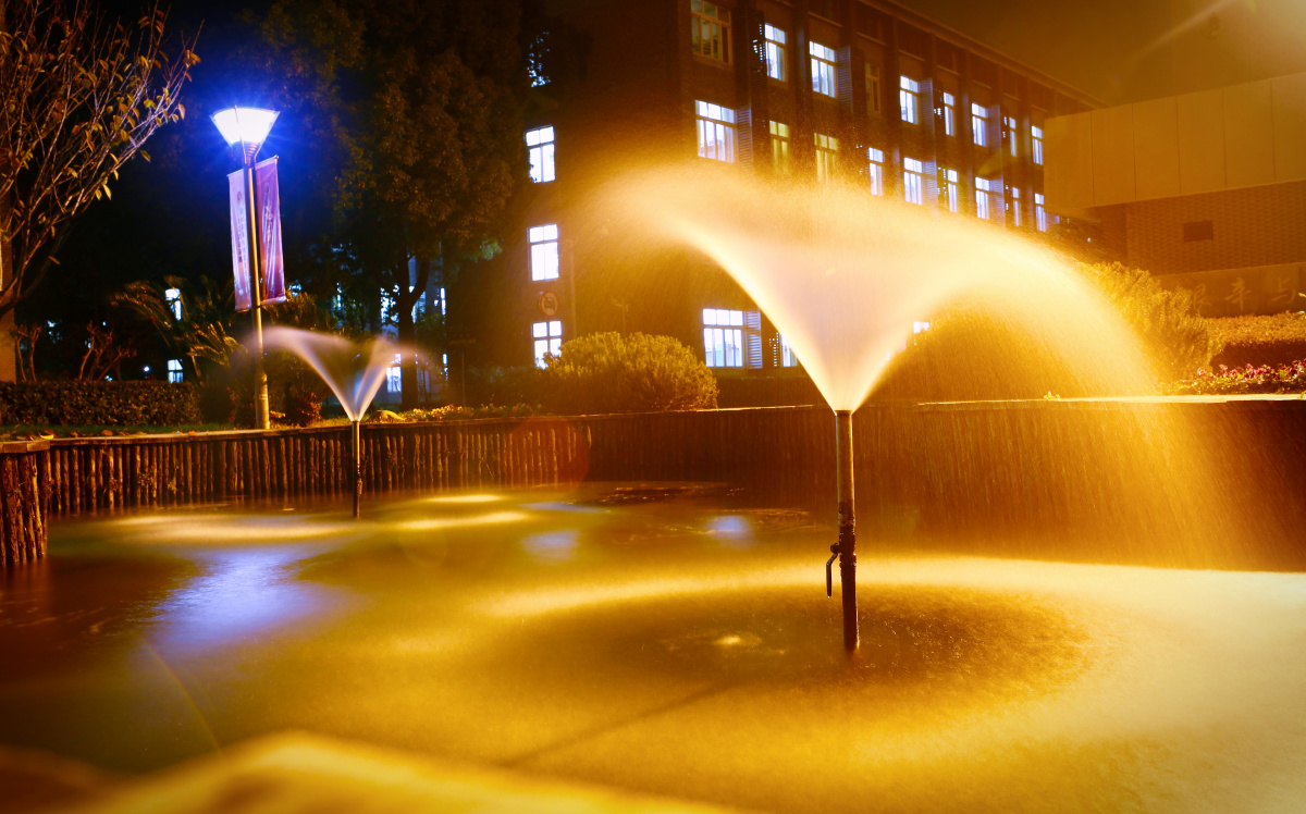 学校里的小喷泉