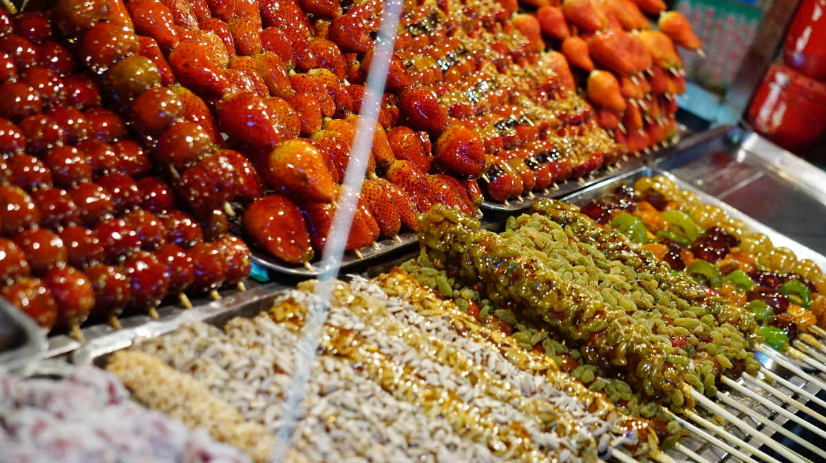 我到回民街看看美食