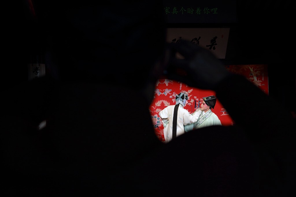 多少次拿起相机。却始终在等待，等待那瞬间的情感流露。