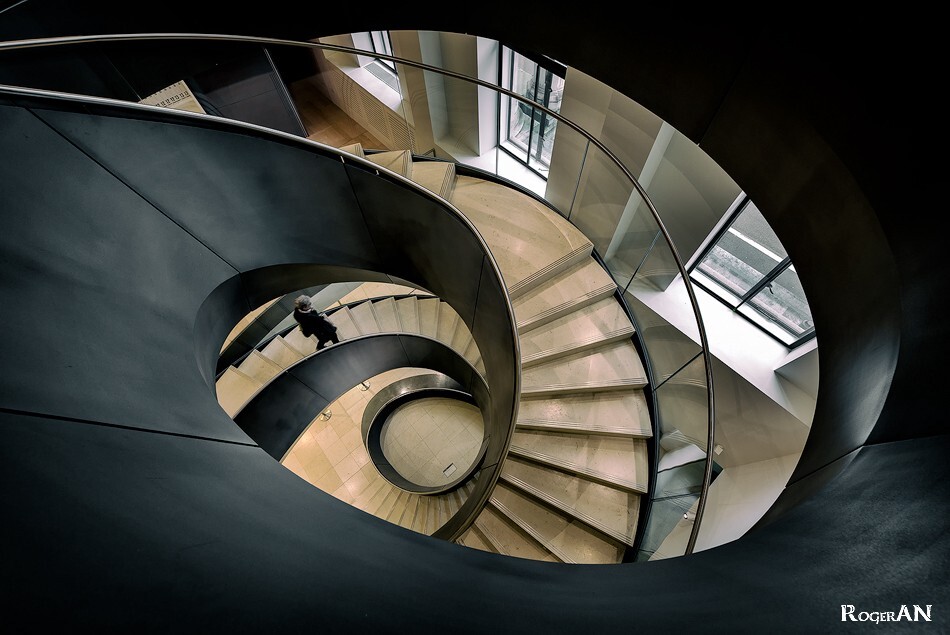 Another elegant staircase found in London.