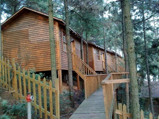 香格里拉小木屋.jpg