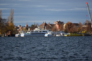 282402