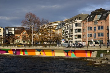 282433