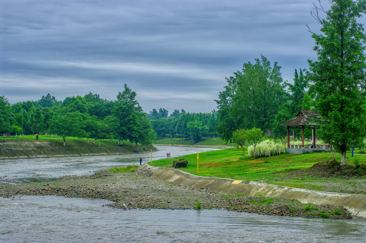 徐堰河畔摄于郫都三道堰镇