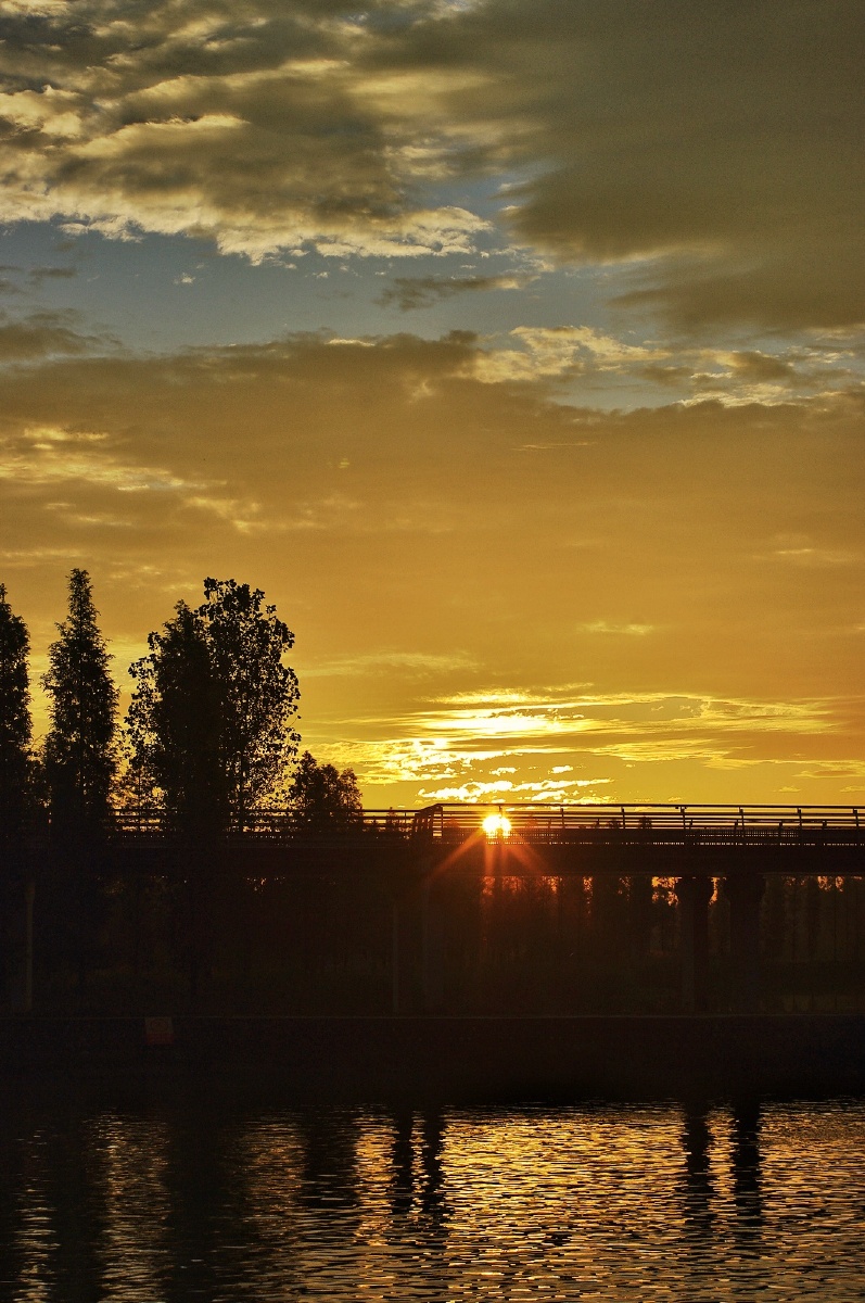 日出摄于郫都区三道堰