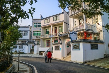 906811