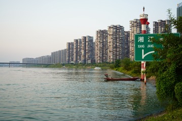 178055