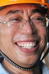 2424586