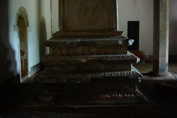 1000085438