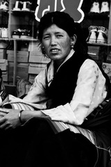 2011-西藏-拉孜妇女肖像