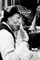 2011-西藏-拉孜妇女肖像