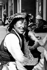 2011-西藏-拉孜妇女肖像