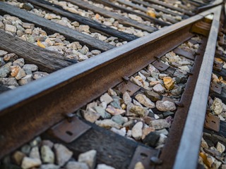 440095