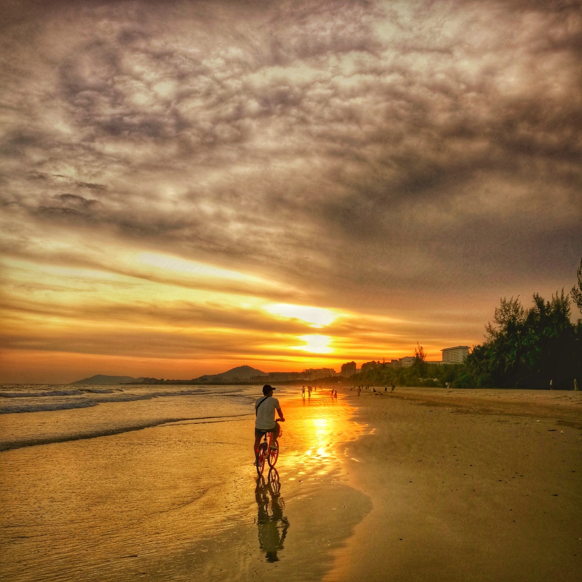 荣耀∨9手机拍摄于三亚湾.