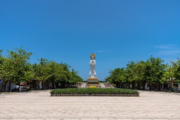 1000541735