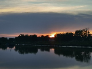 587908