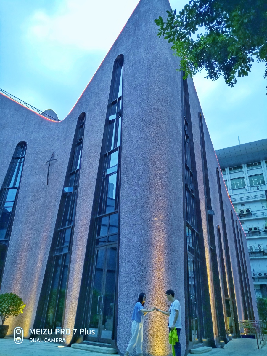 花巷里的特色教堂