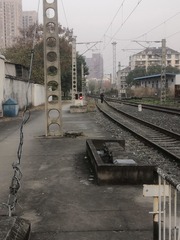 744296