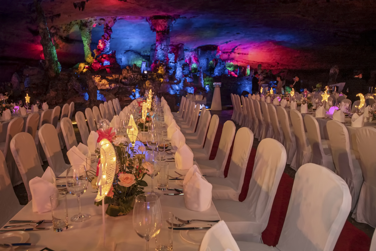 桂林七星景区华丽岩洞晚宴