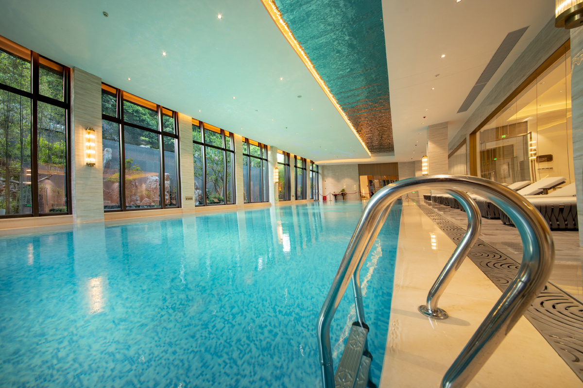 豪气恒温游泳池