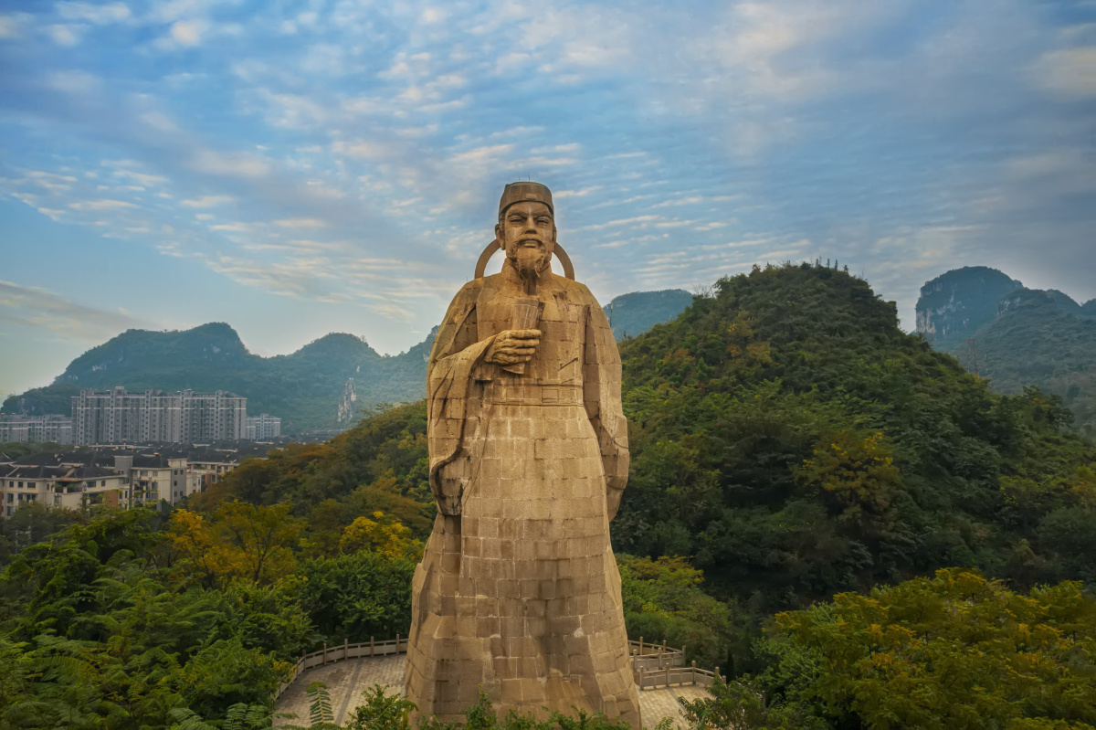 柳州柳宗元巨型石雕像