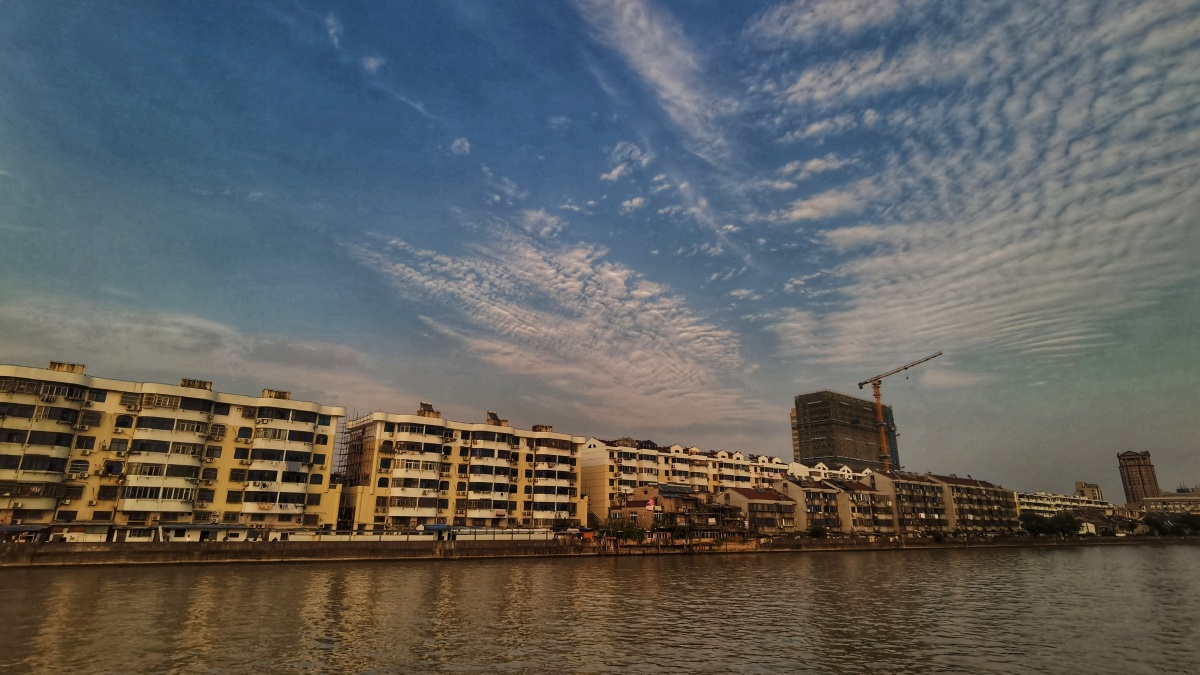 戚墅堰运河公园位于常州市武进区由湿地公园风情街教堂钟塔等特色建筑