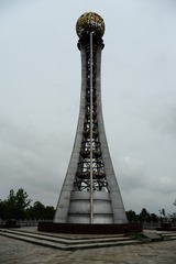 897117