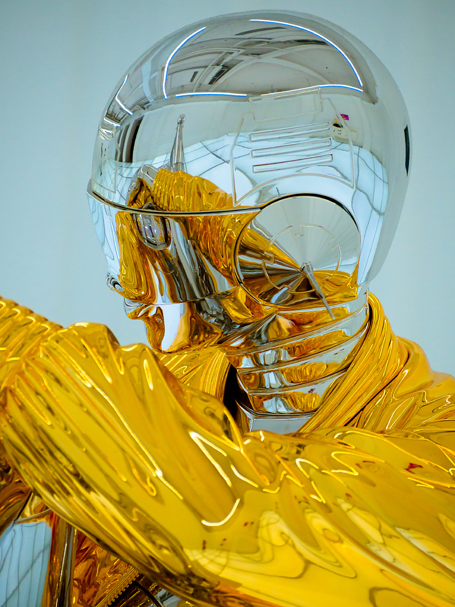 空山基女性机器人展览博物馆赛博朋克未来主义科幻科技